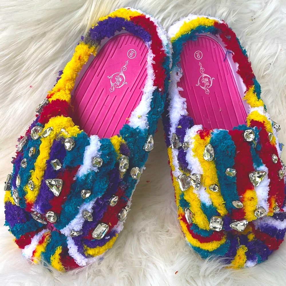 Handmade Yarn Comfortable Slippers (Multi-Color)